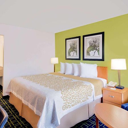 Days Inn By Wyndham Easton Eksteriør billede